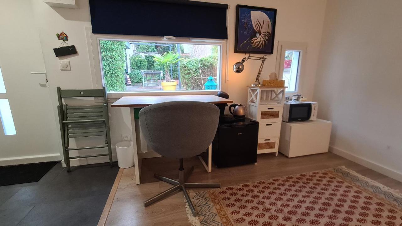 Le Studio Dans Le Jardin. Rosny-sous-Bois Exterior foto